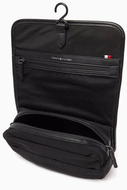 Tommy Hilfiger TH Hanging Travel Washbag in Nylon