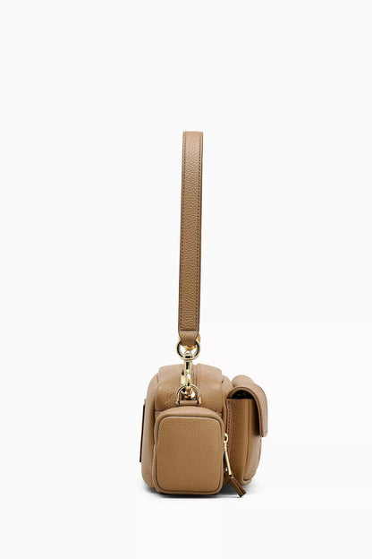Marc Jacobs The Cargo Shoulder Bag in Grained Leather Camel